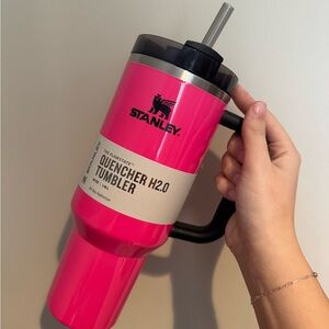 Stanley Bright Pink Quencher H2.0 Tumbler